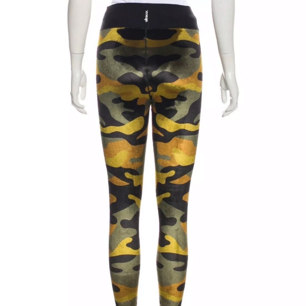 ULTRACOR VELOUR LEGGINGS SIZE M.